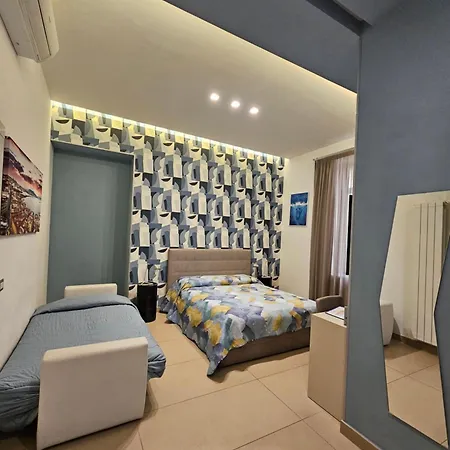 Wanda 4* Naples